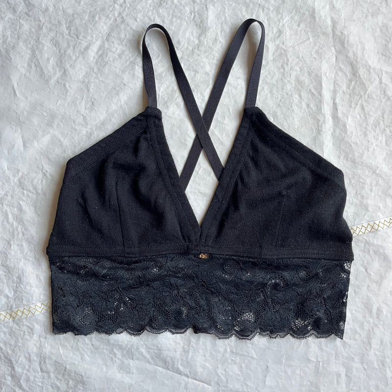 black bralette in L