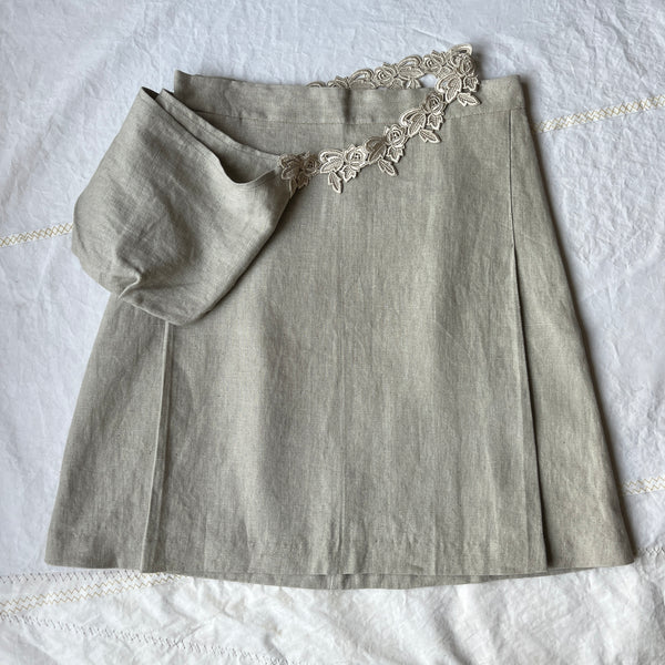 linen skirt w/ hip satchel in S