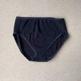 black undie in L