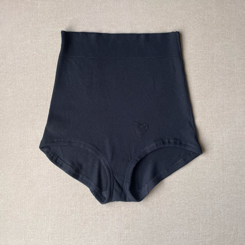 black hi waist undie in L
