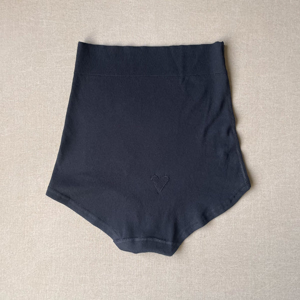 black hi waist undie in L