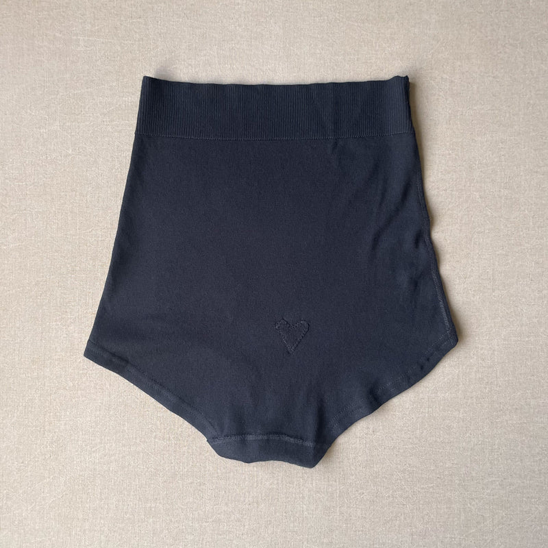 black hi waist undie in L