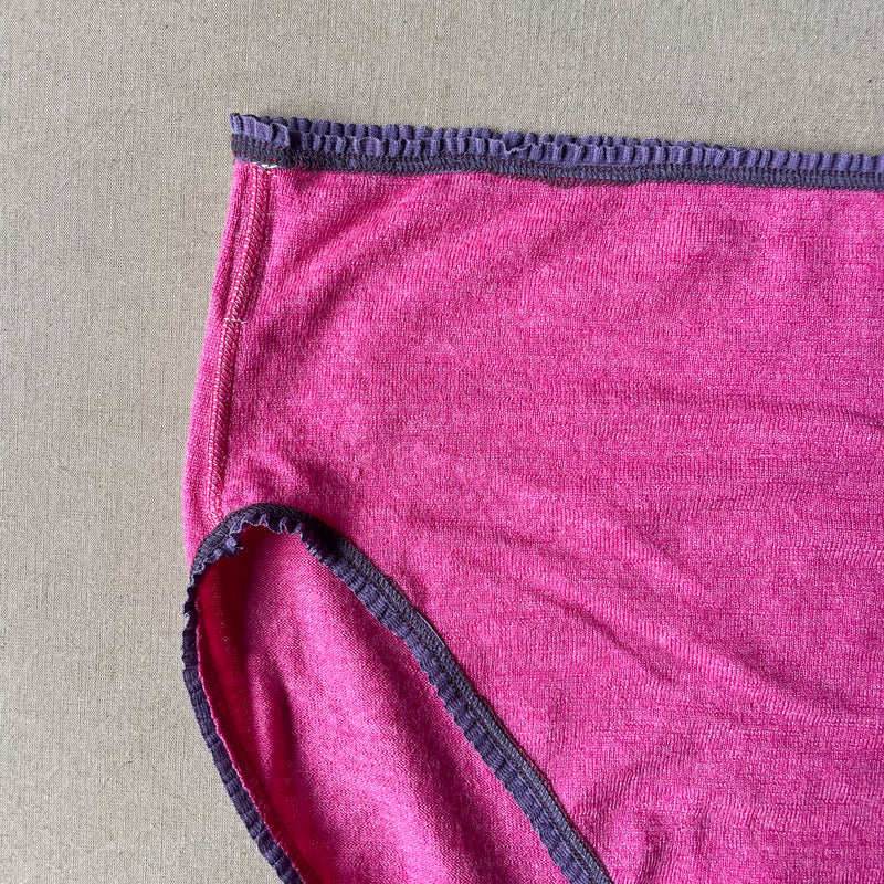 dark pink undie in XL