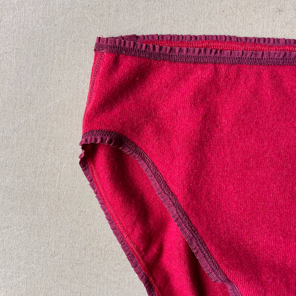 dark red undie in S