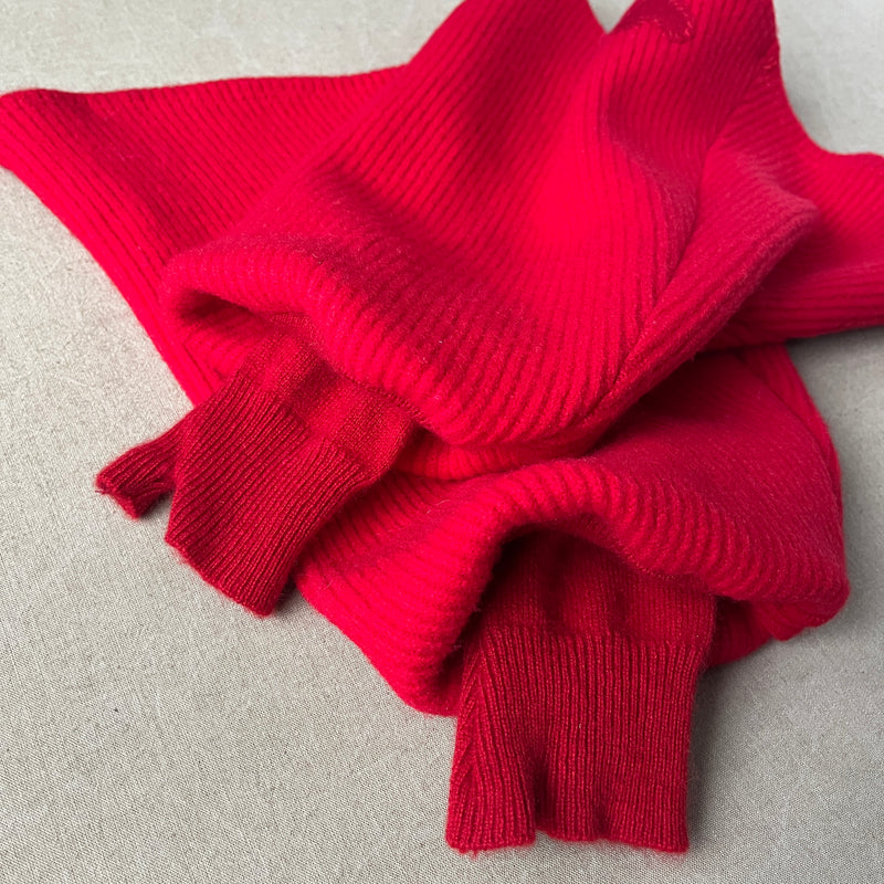 scarlet cuffs